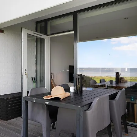 Dom wakacyjny Bright And Inviting By In First Row With Full Views Of Bay Ebeltoft