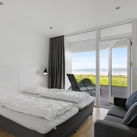 Ferienhaus Bright And Inviting By In First Row With Full Views Of Bay *