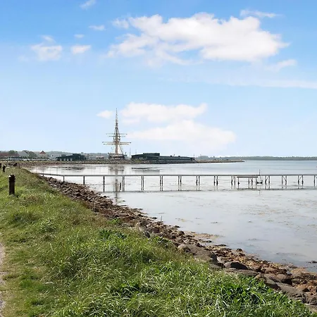 Bright And Inviting By In First Row With Full Views Of Bay Dom wakacyjny Ebeltoft